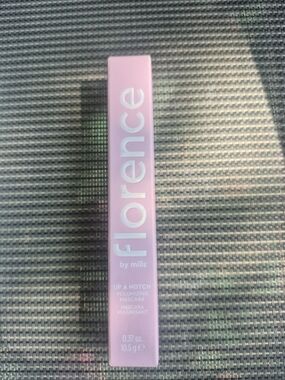 Florence By Mills -Volumizing Mascara - Up A Notch